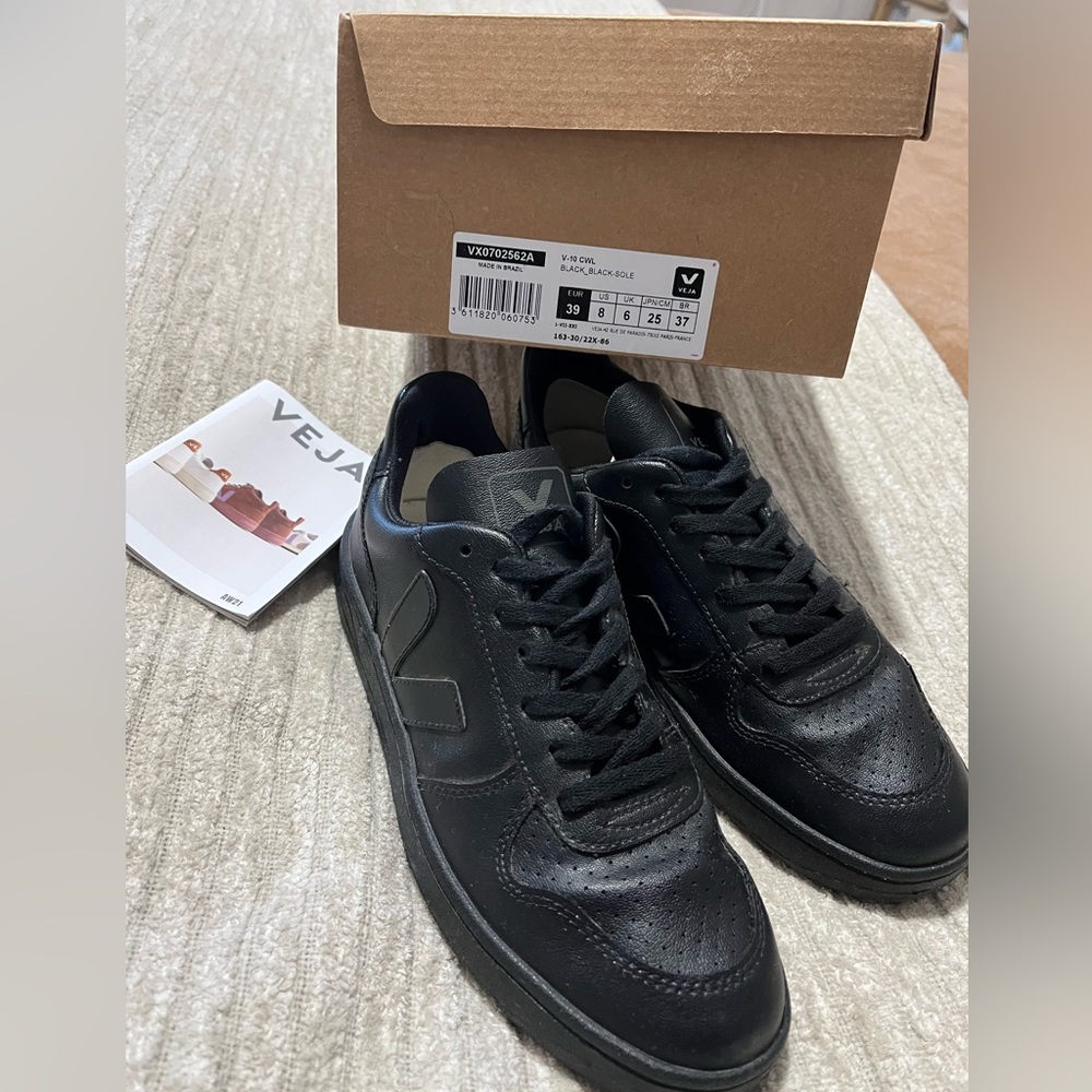 Black women veja sneakers